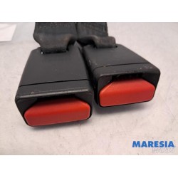 Dacia - Sandero - Insertion ceinture de sécurité arrière droite