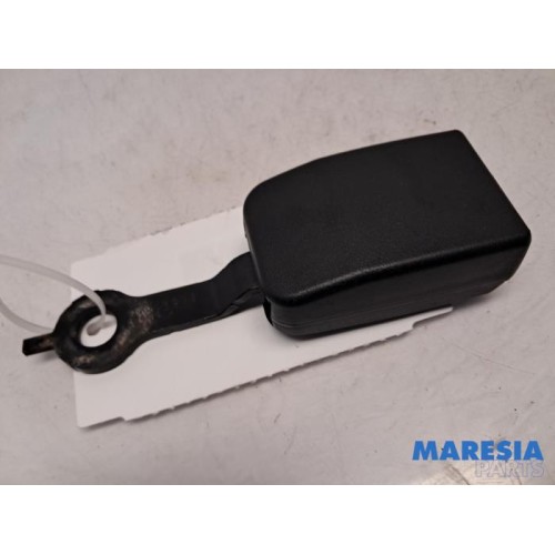 Renault - Master - Front seatbelt buckle, centre