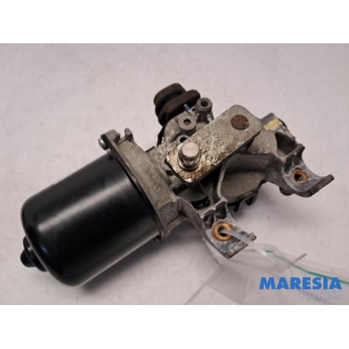 Dacia - Sandero - Front wiper motor