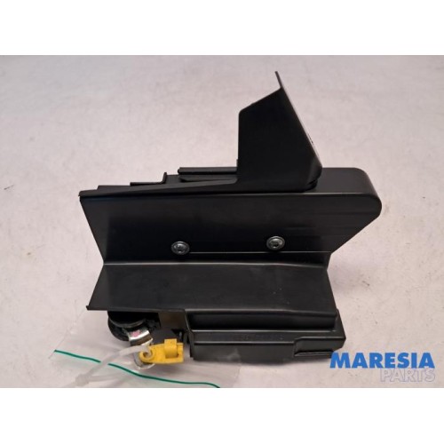 Dacia - Sandero - Rear door lock mechanism 4-door, left