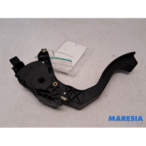 Dacia - Sandero - Accelerator pedal