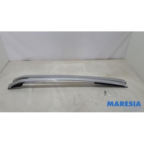 Peugeot - 2008 - Roof rail kit