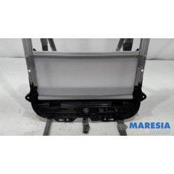 Peugeot - 2008 - Sliding headliner mechanism