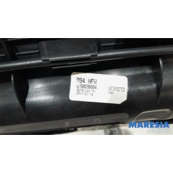 Peugeot - 2008 - Sliding headliner mechanism
