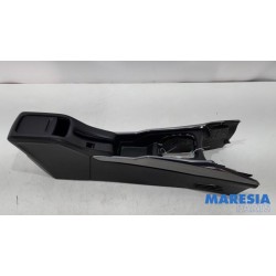 Peugeot - 2008 - Middle console