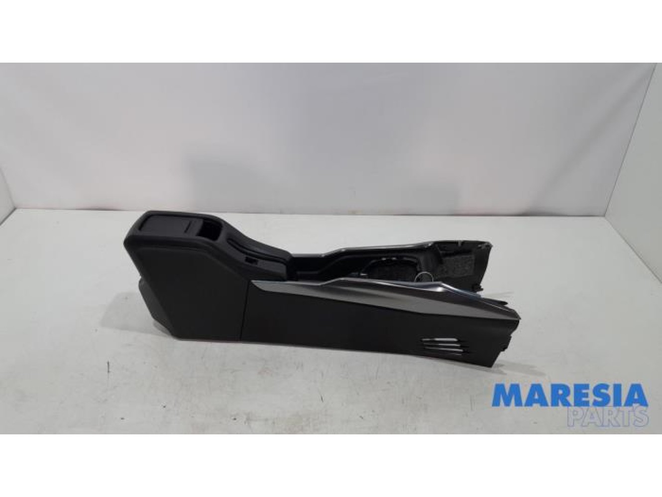 Peugeot - 2008 - Middle console