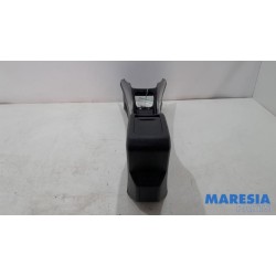 Peugeot - 2008 - Middle console