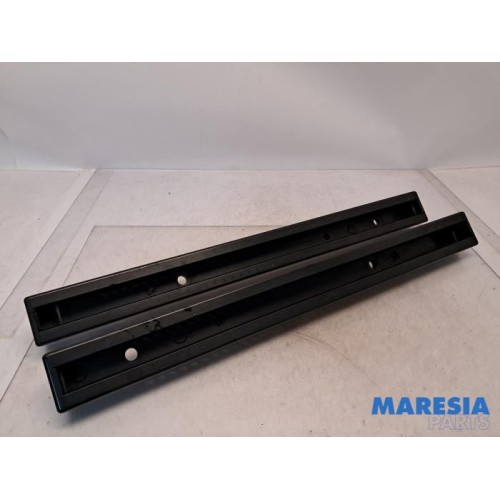 Renault - Espace - Seat rails, right