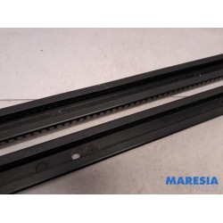 Renault - Espace - Stoel Rails links