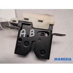 Renault - Espace - Tailgate lock mechanism