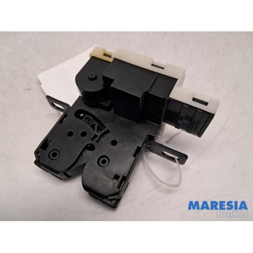 Renault - Espace - Tailgate lock mechanism