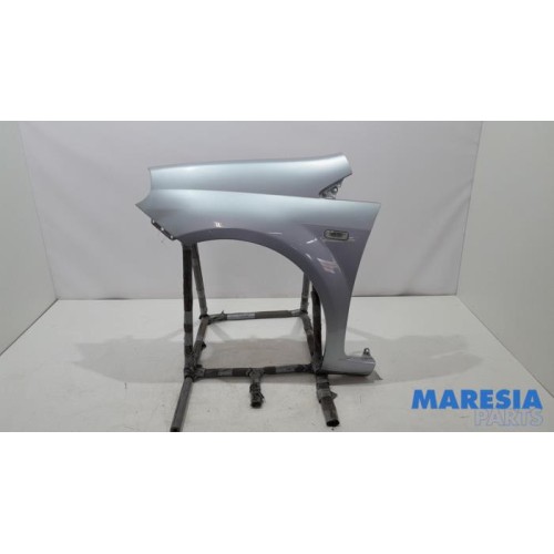 Fiat - Punto Grande - Front wing, left