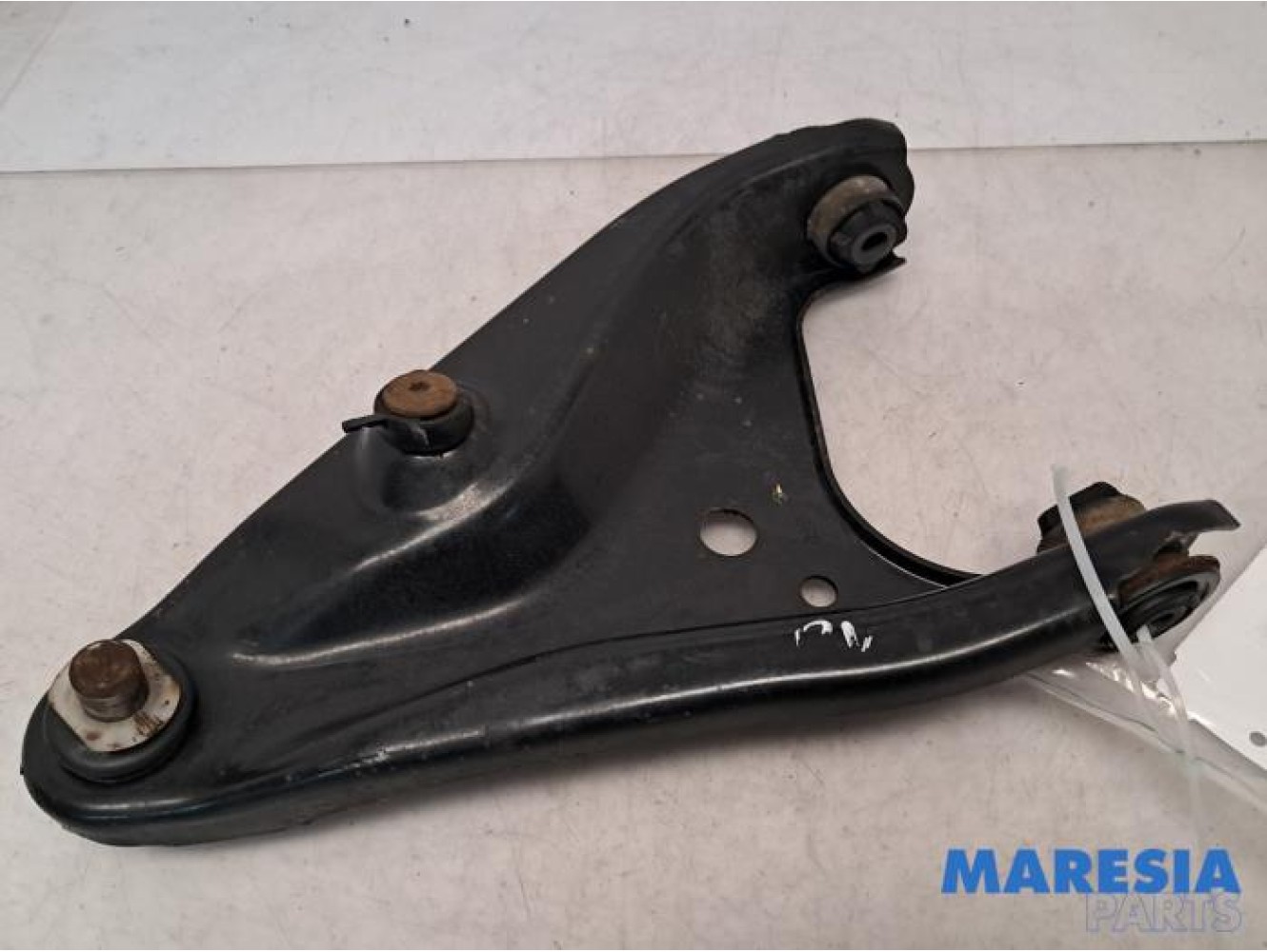 Dacia - Sandero - Front lower wishbone, right