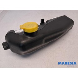 Dacia - Sandero - Ruitensproeiertank voor
