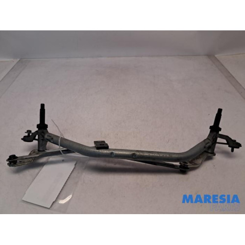 Peugeot - 2008 - Wiper mechanism