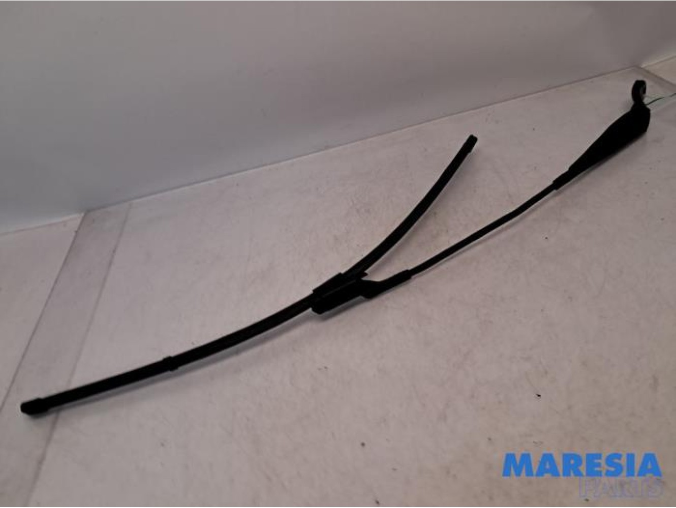 Peugeot - 2008 - Front wiper arm