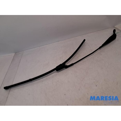 Peugeot - 2008 - Front wiper arm