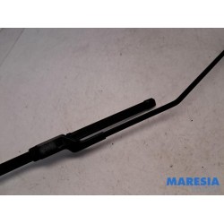 Peugeot - 2008 - Front wiper arm
