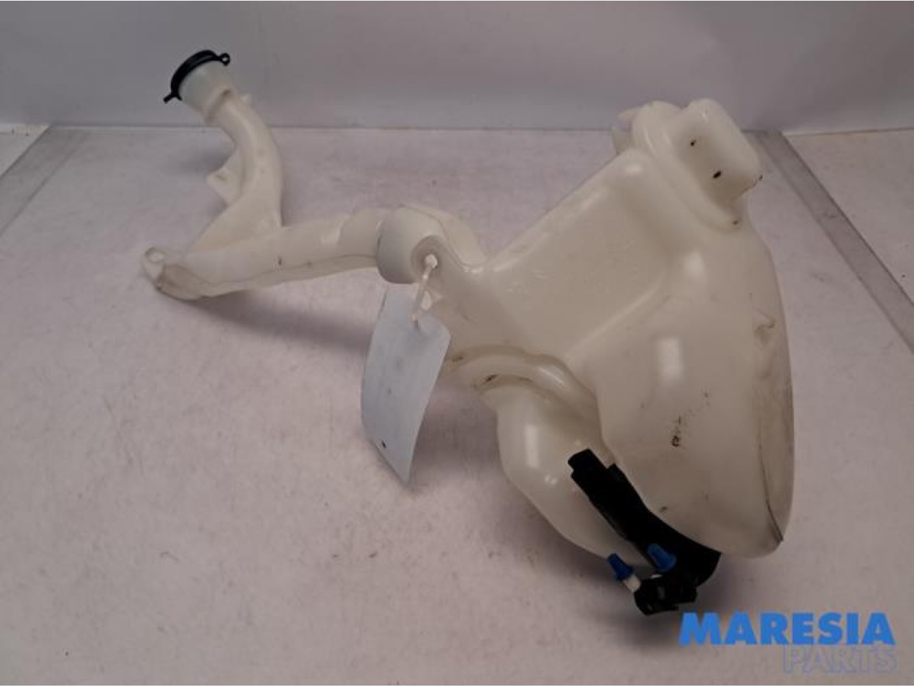 Peugeot - 2008 - Front windscreen washer reservoir