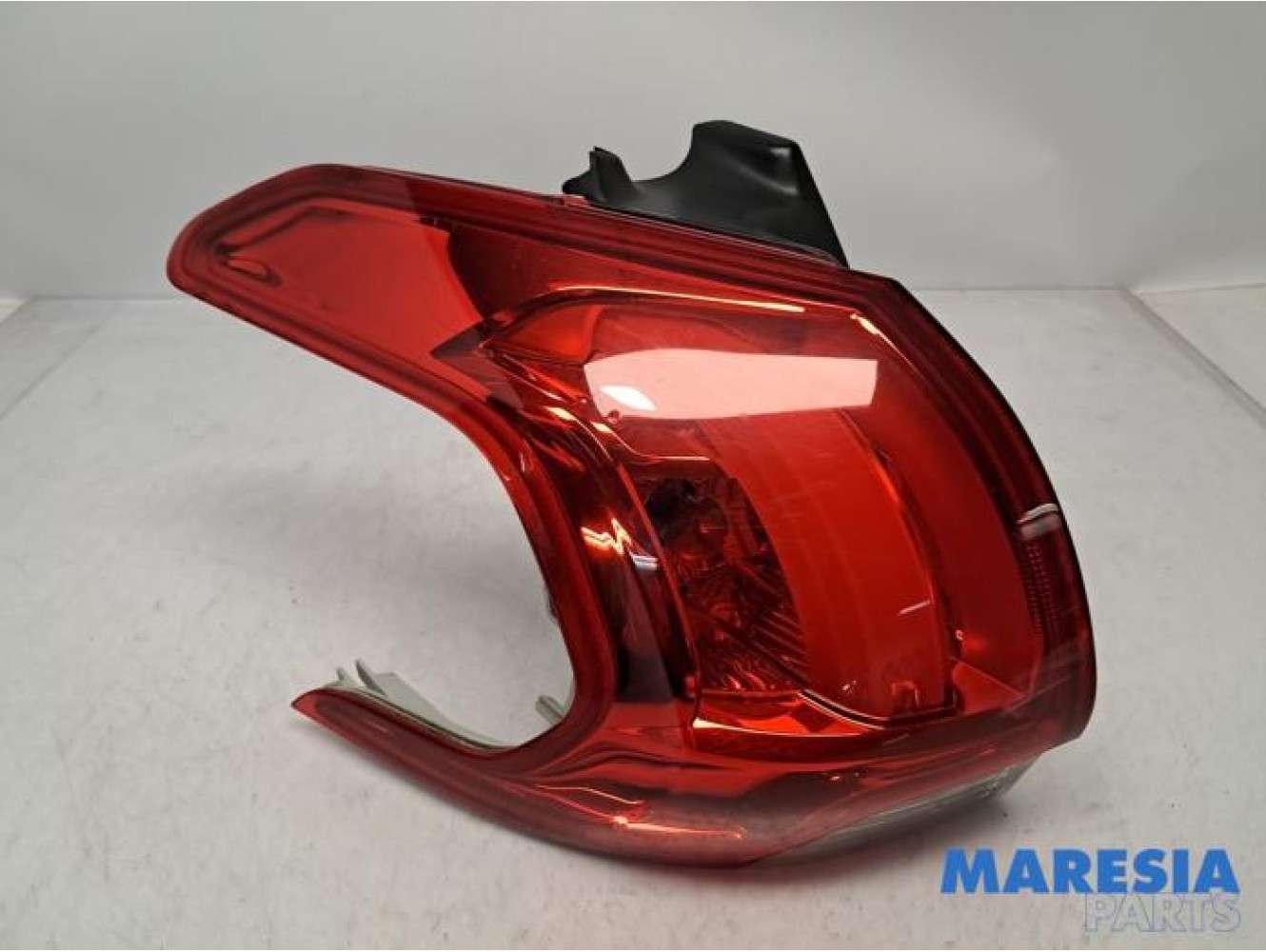 Peugeot - 2008 - Taillight, left