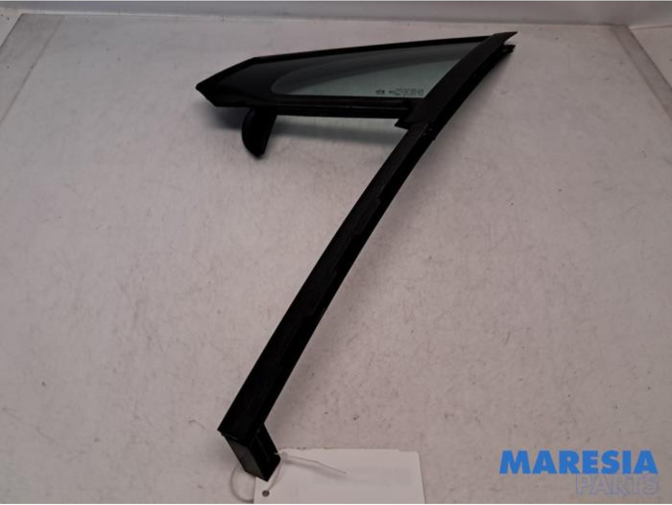 Peugeot - 2008 - Vitre triangulaire avant gauche