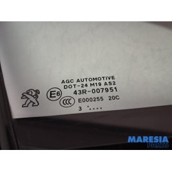 Peugeot - 2008 - Dreieckfenster rechts vorne