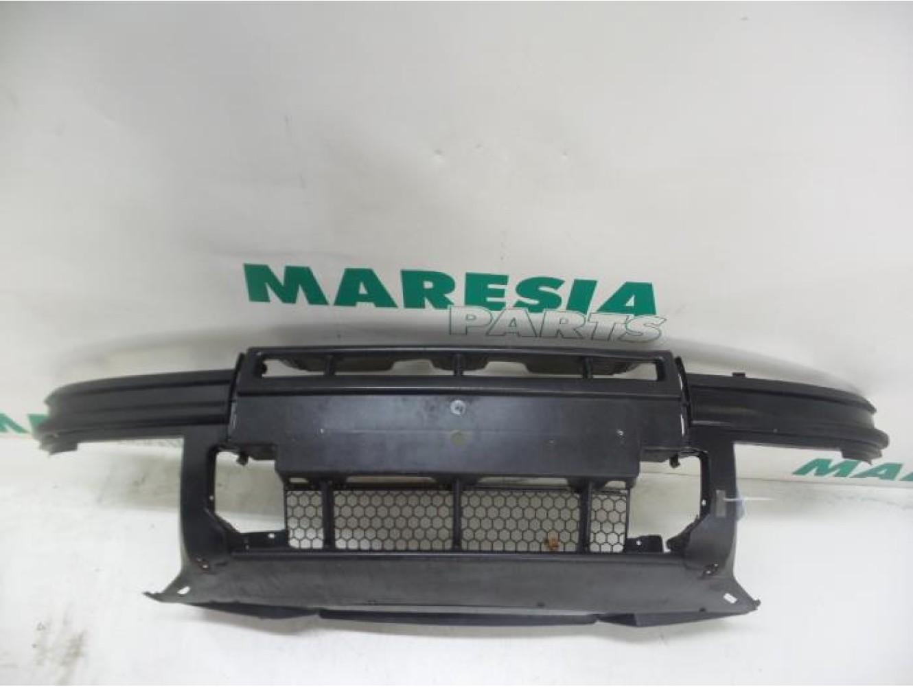 Renault - Megane Scenic - Front bumper