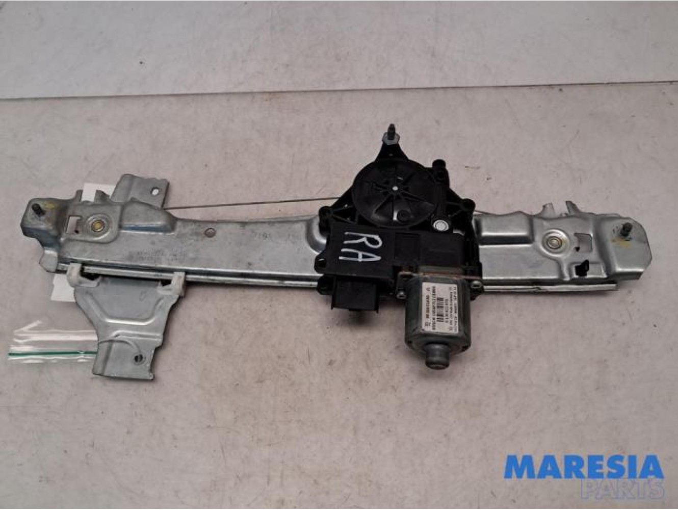 Peugeot - 2008 - Rear door window mechanism 4-door, right