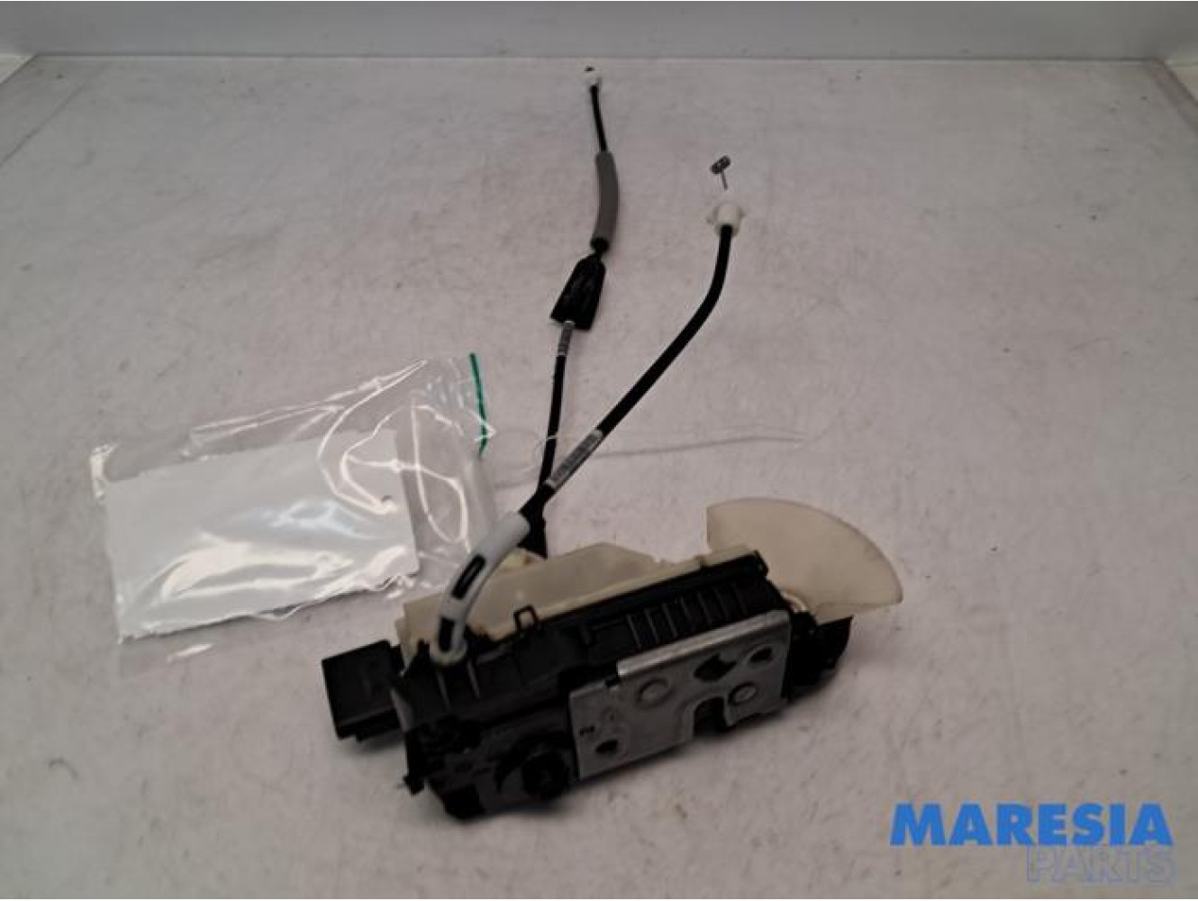Peugeot - 2008 - Door lock mechanism 4-door, front left