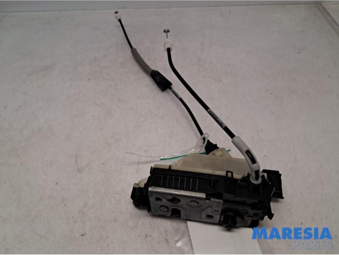 Peugeot - 2008 - Front door lock mechanism 4-door, right