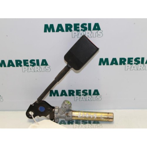 Citroen - Xantia - Gurtsrammer links