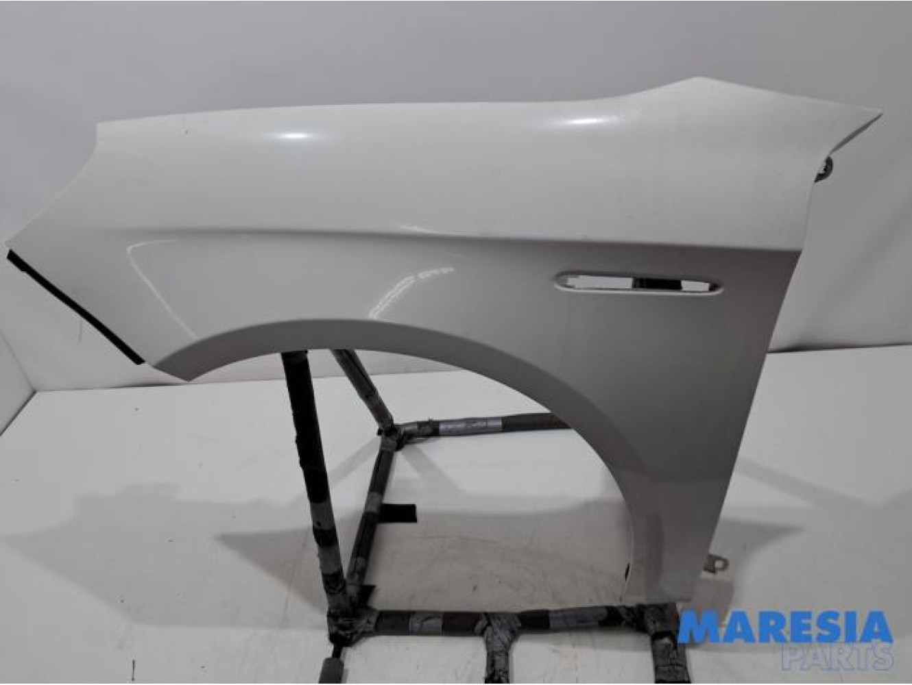 Alfa Romeo - Giulietta - Front wing, left