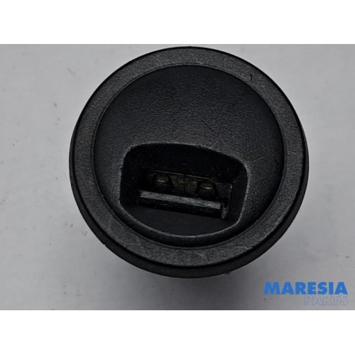 Peugeot - 2008 - AUX / USB connection