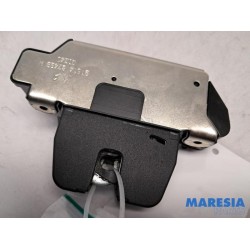 Peugeot - 2008 - Tailgate lock mechanism