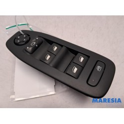 Peugeot - 2008 - Multi-functional window switch