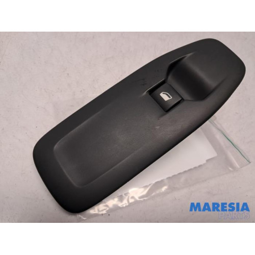 Peugeot - 2008 - Electric window switch