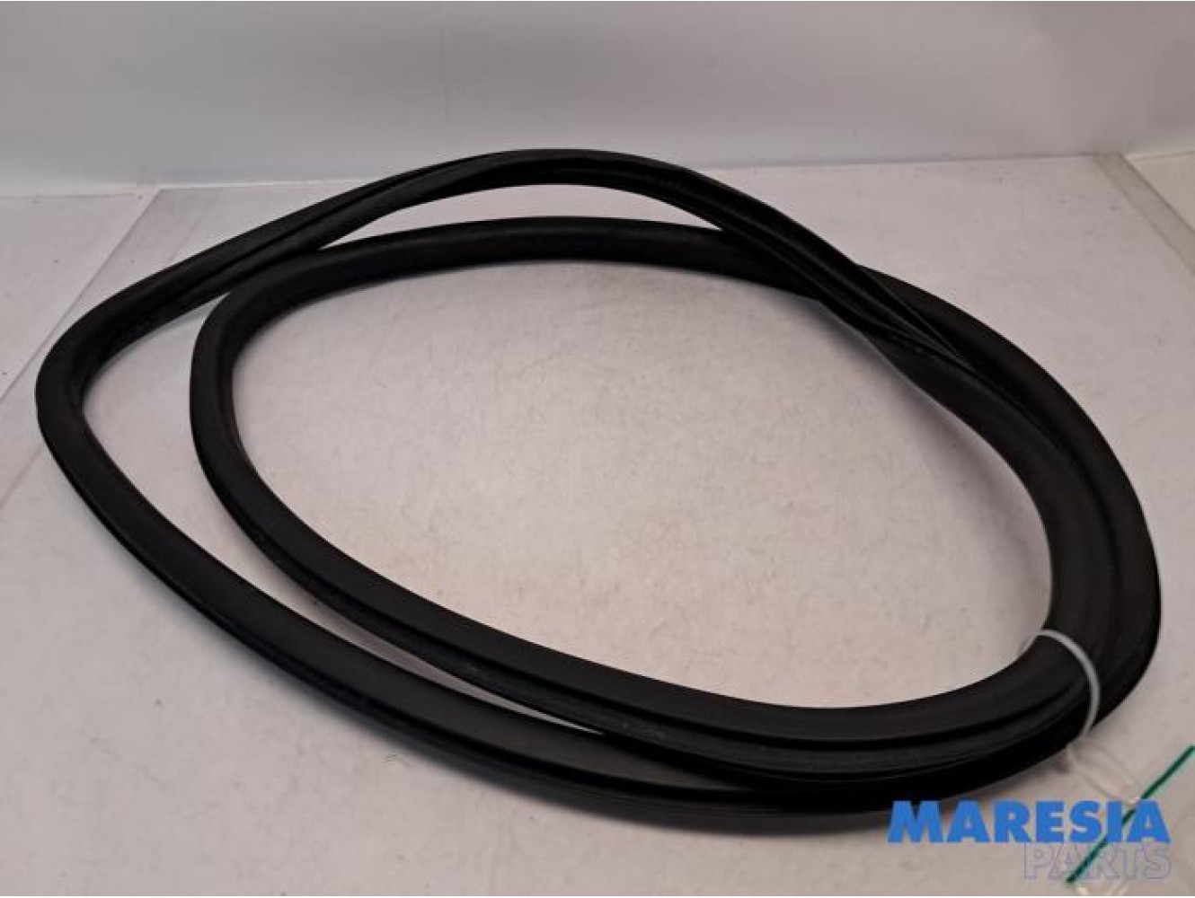 Peugeot - 2008 - Front door seal 4-door, right