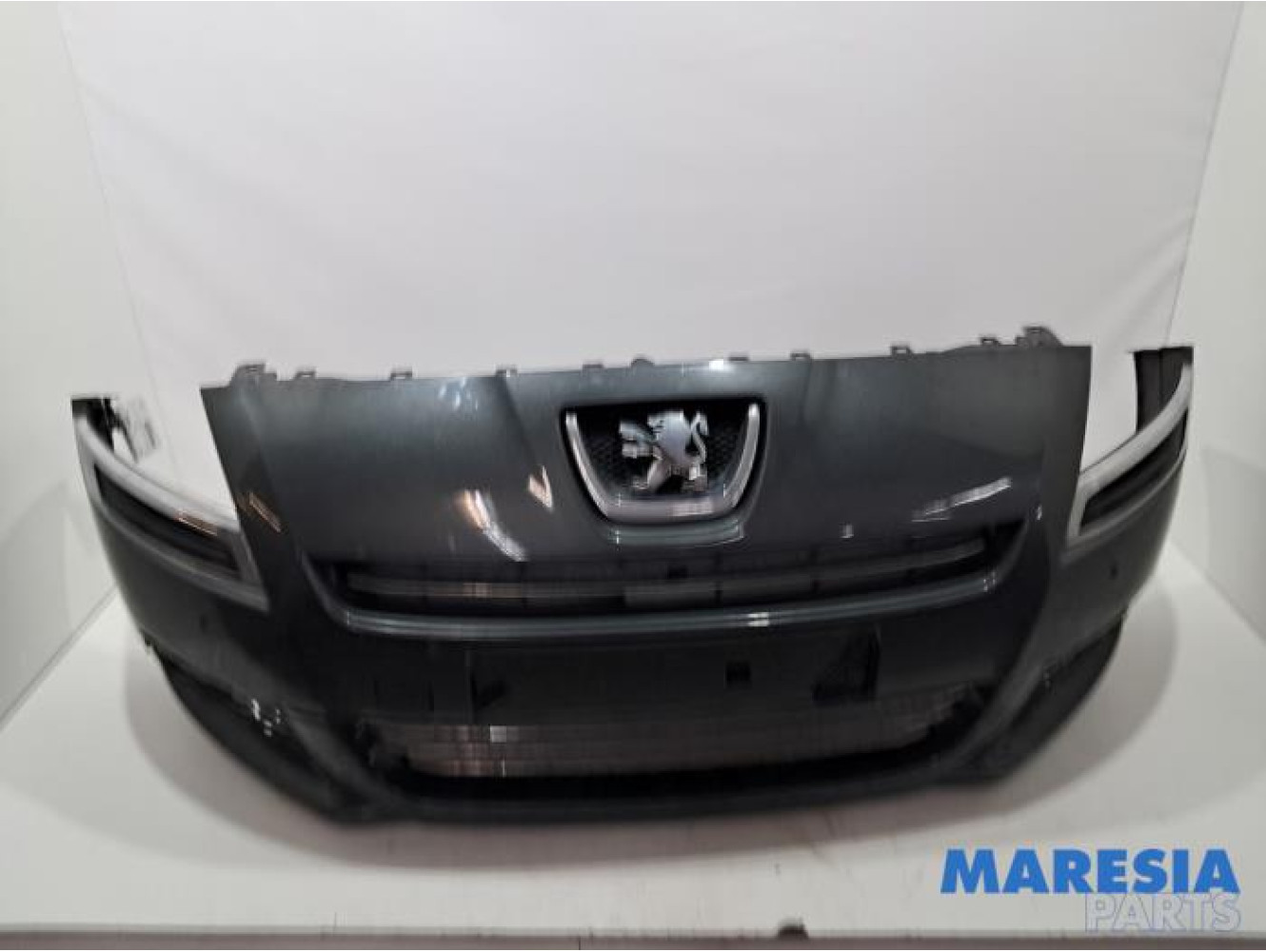 Peugeot - 5008 - Front bumper