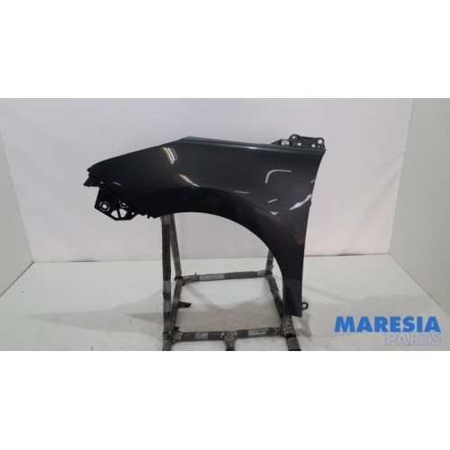 Peugeot - 5008 - Front wing, left