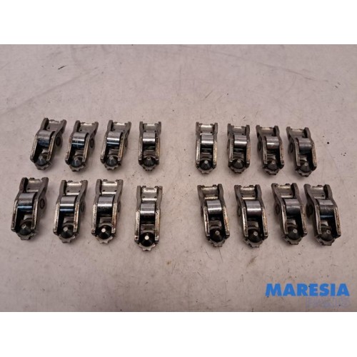 Renault - Laguna - Rocker arm