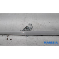 Alfa Romeo - Giulietta - Zijskirt links