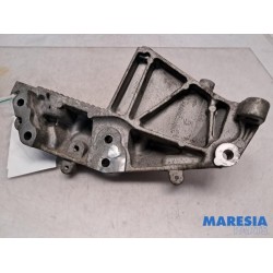 Renault - Master - Engine mount