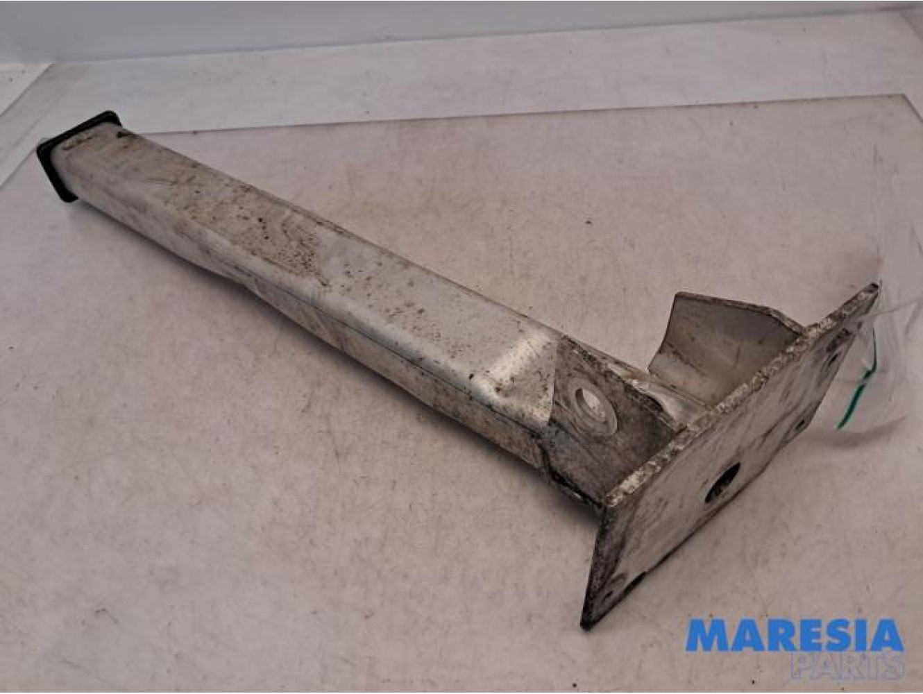 Peugeot - 5008 - Front part support