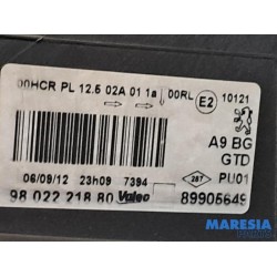 Peugeot - 208 - Koplamp links