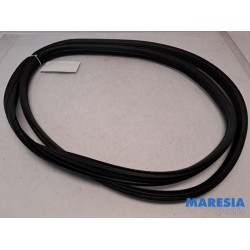 Peugeot - 5008 - Front door seal 4-door, right