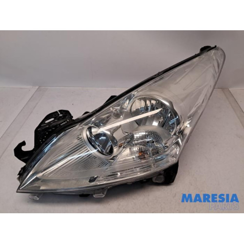 Peugeot - 5008 - Koplamp links