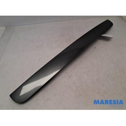 Peugeot - 5008 - Tailgate handle