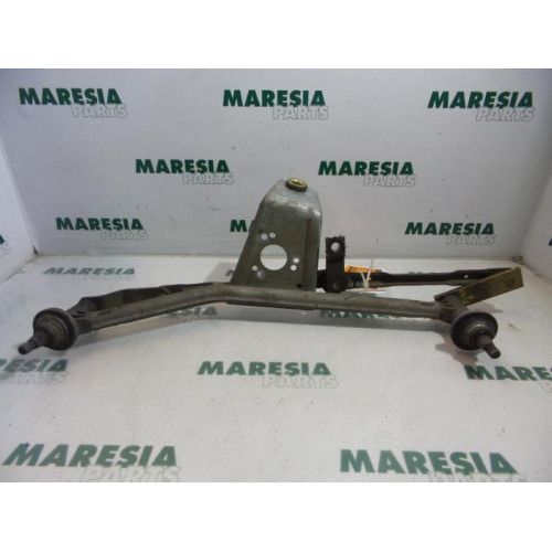 Peugeot - 206 - Wiper mechanism