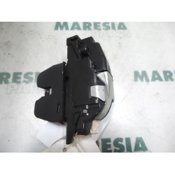 Peugeot - 207 - Tailgate lock mechanism