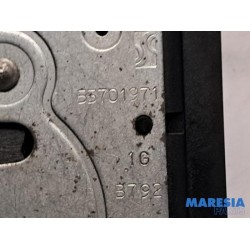 Alfa Romeo - Giulietta - Tailgate lock mechanism